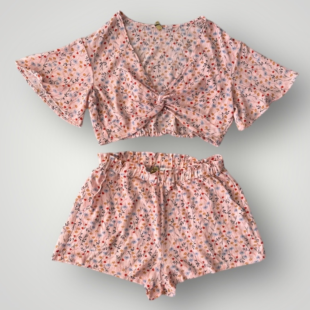 H&M Pink Floral Tie-Front Crop Top